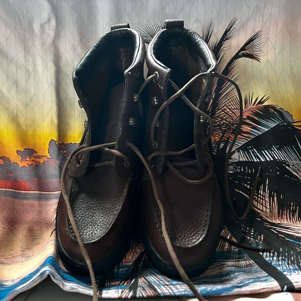 Justin Ladies Rustic Cowhide Chukka Boots size 9 women'ss